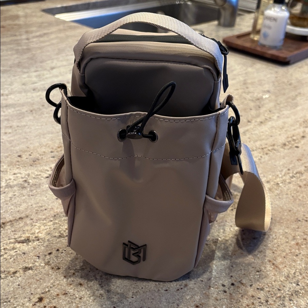 Magnetic Bottle Bag - Cream - Picture 2 of 6